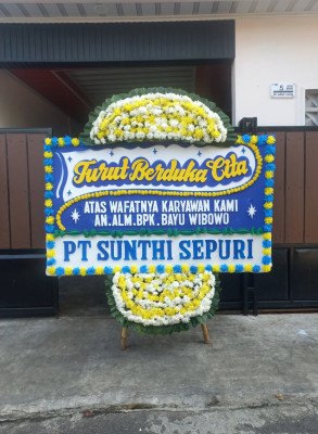 Papan Bunga Duka di Gudang Seng