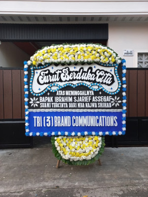 Papan Bunga Duka di Gudang Seng